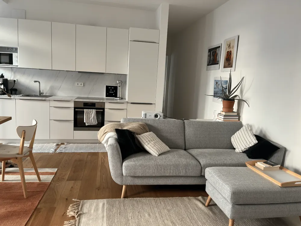 Newly Built 2-Room Apartment with Balcony & Built-in Kitchen in Berlin (Furnished)