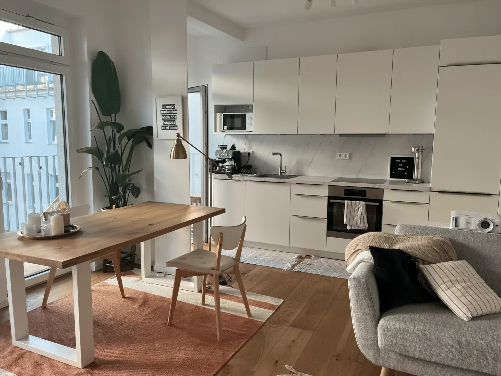 Newly Built 2-Room Apartment with Balcony & Built-in Kitchen in Berlin (Furnished)