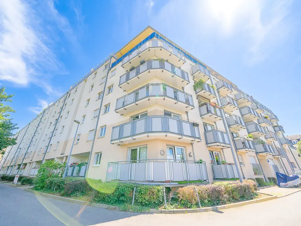 Gemütliche 1-Raumwohnung* EBK* 4.OG* Süd-Balkon mit Blick über Dresden* Außenjalousien* PKW-SP* TOP*
