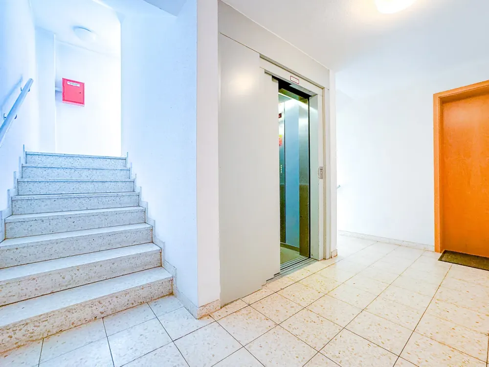 Gemütliche 1-Raumwohnung* EBK* 4.OG* Süd-Balkon mit Blick über Dresden* Außenjalousien* PKW-SP* TOP*