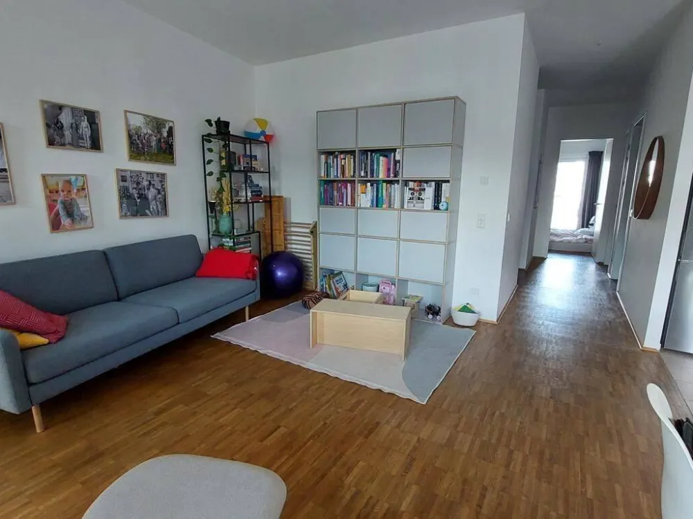 Attraktive 3 Zimmer Wohnung mit EBK (käuflich), gehobener Ausstattung und 2 Balkonen