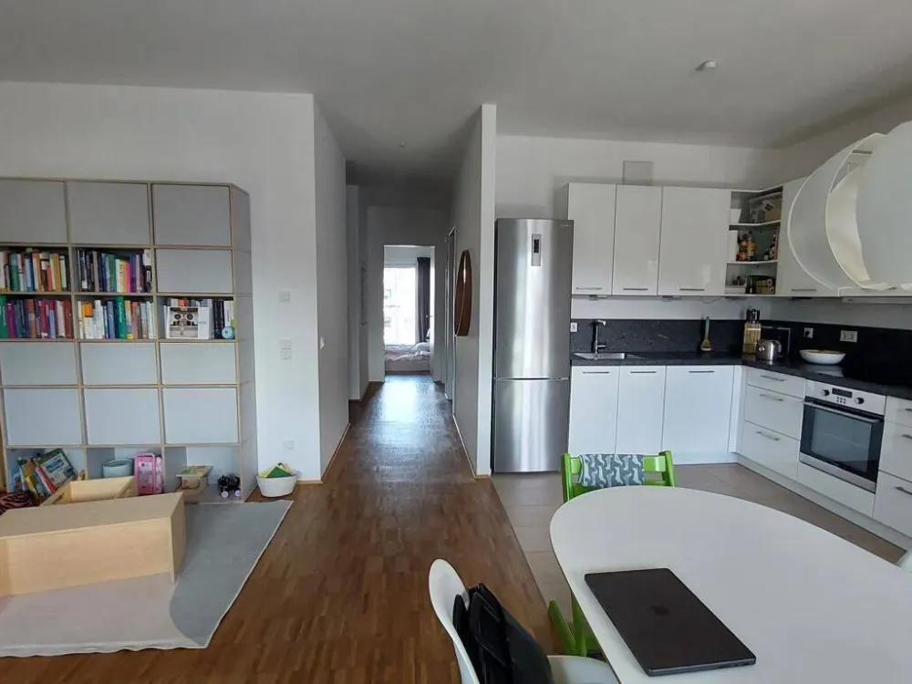 Attraktive 3 Zimmer Wohnung mit EBK (käuflich), gehobener Ausstattung und 2 Balkonen