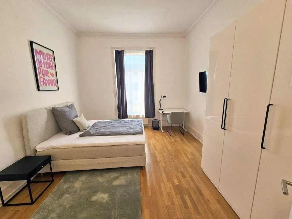 Ab 01.10.2026 - modern möbliertes Zimmer in 4er WG - top Lage Ostend - fußläufig zur EZB