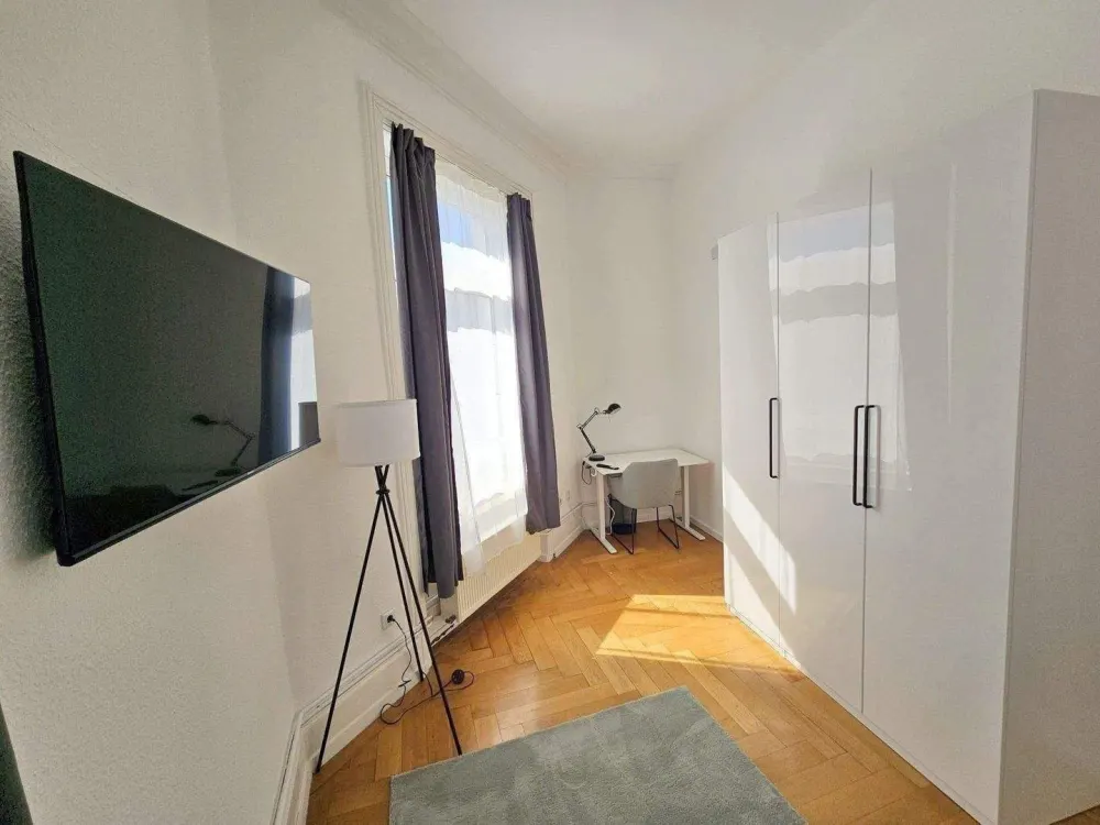 Ab 01.10.2026 - modern möbliertes Zimmer in 4er WG - top Lage Ostend - fußläufig zur EZB