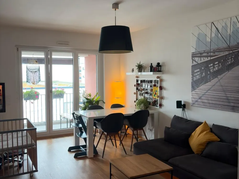helle 3-Zimmer-Wohnung mit Balkon, zwei Bädern und vielem mehr..