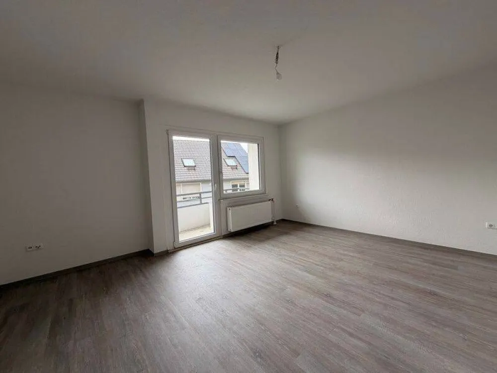 Nette Mieter gesucht: attraktive 3-Raum-Wohnung mit Sonnenbalkon