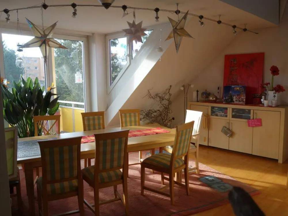 Große, sonnige 2 1/2-Zi-Galerie Mietwohnung mit Loggia!