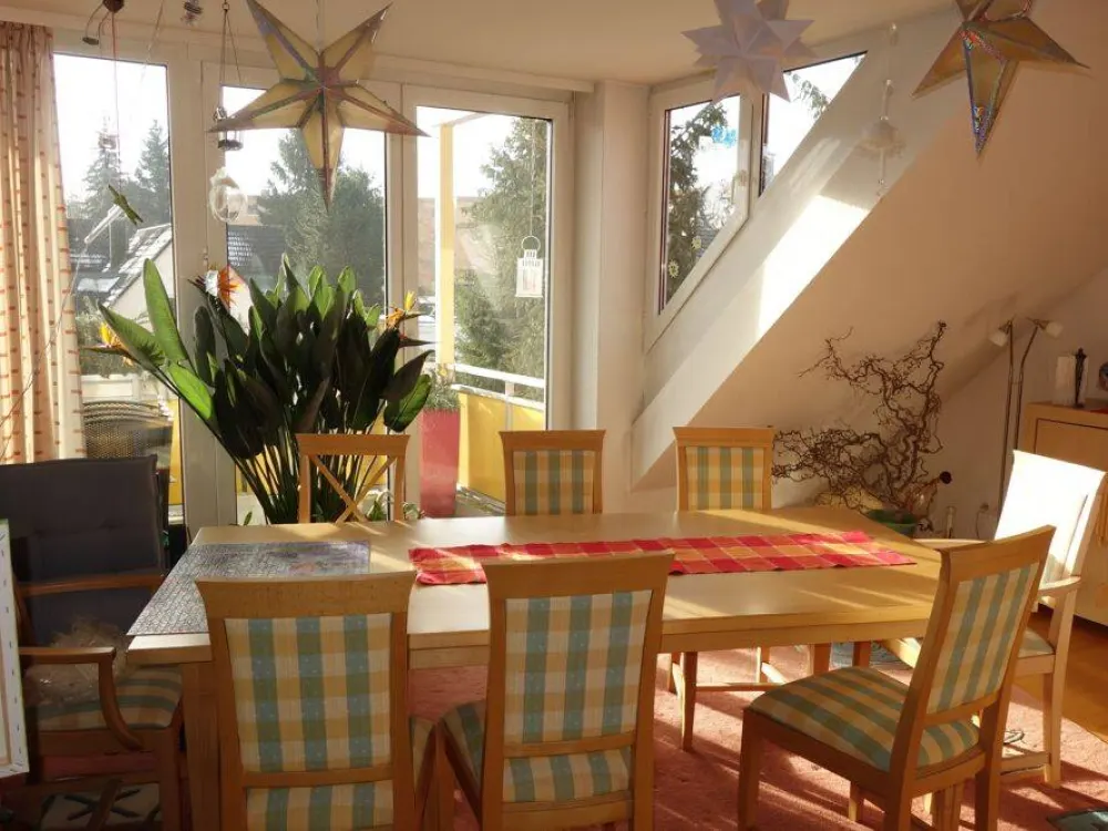 Große, sonnige 2 1/2-Zi-Galerie Mietwohnung mit Loggia!