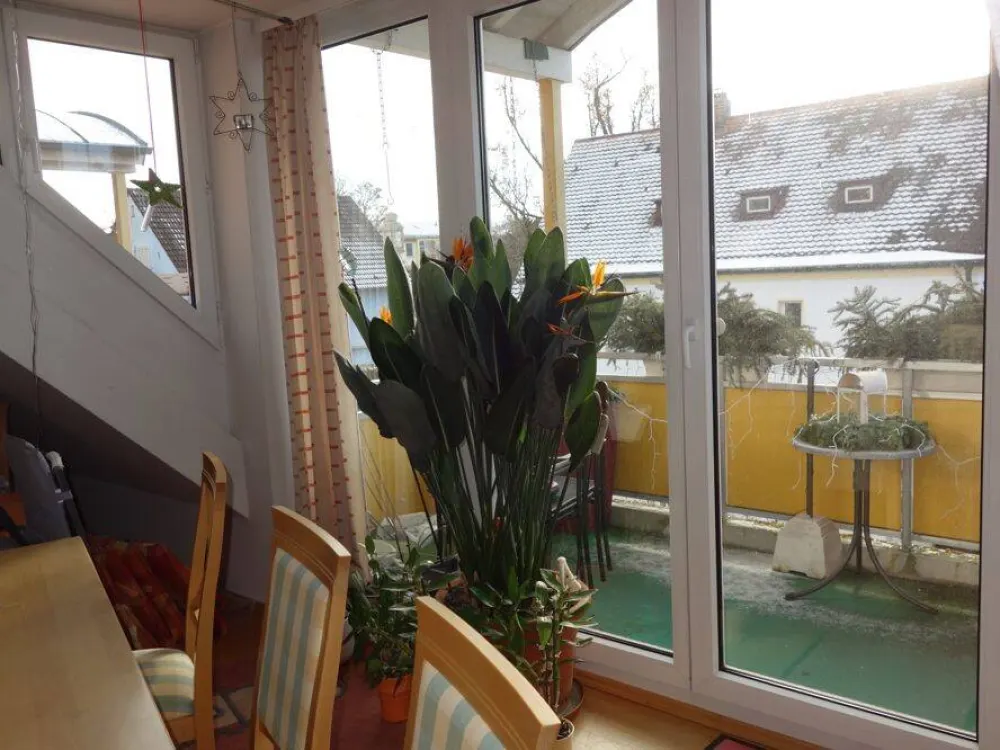 Große, sonnige 2 1/2-Zi-Galerie Mietwohnung mit Loggia!