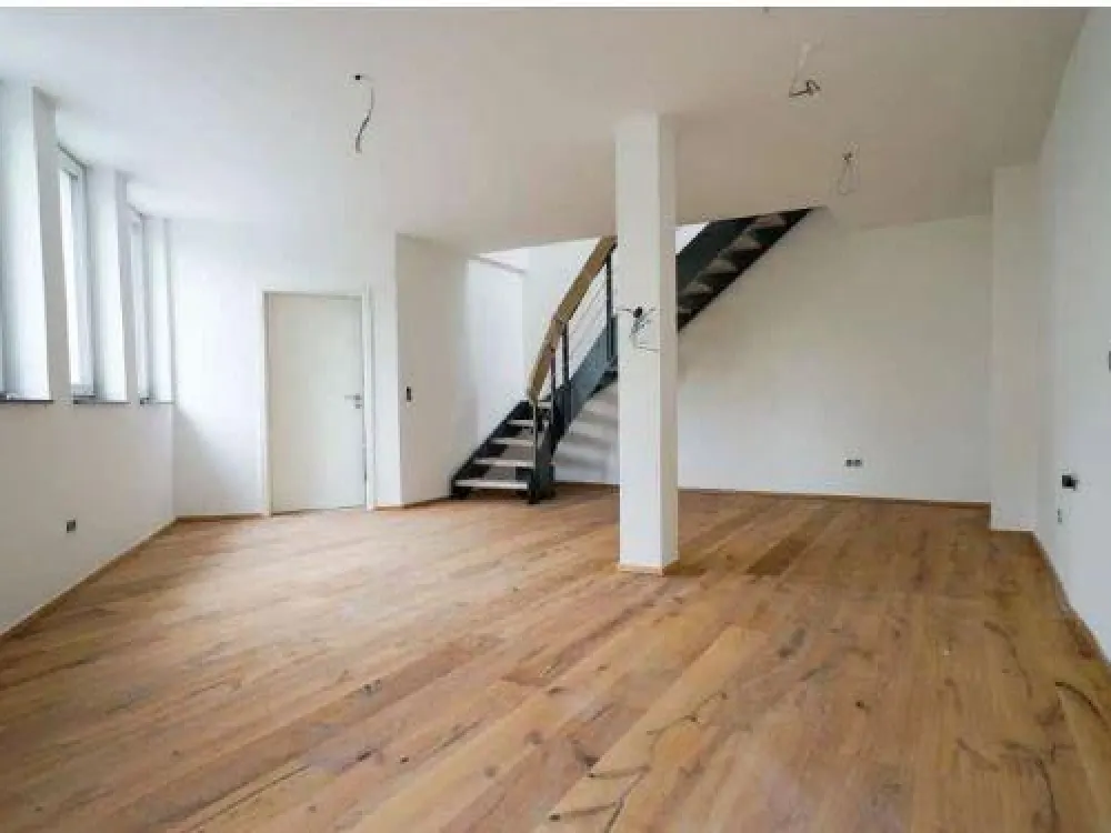 Beautiful 3-Room Maisonette Apartment in Cologne