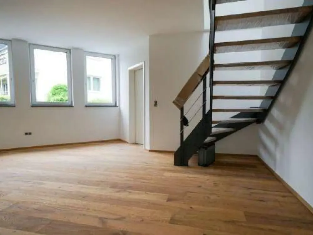 Beautiful 3-Room Maisonette Apartment in Cologne