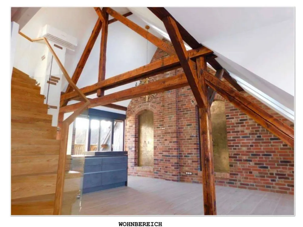 Ausgebaut Premium-Dachgeschosswohnung mit Galerie, Terrasse, Klima und Einbauküche in Limmer