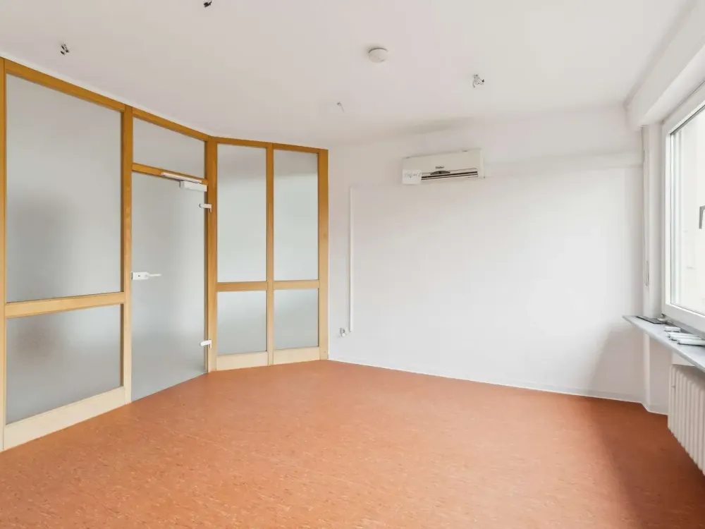 Available Again: 160 m² Unit in Neu-Isenburg, 2 Year Lease