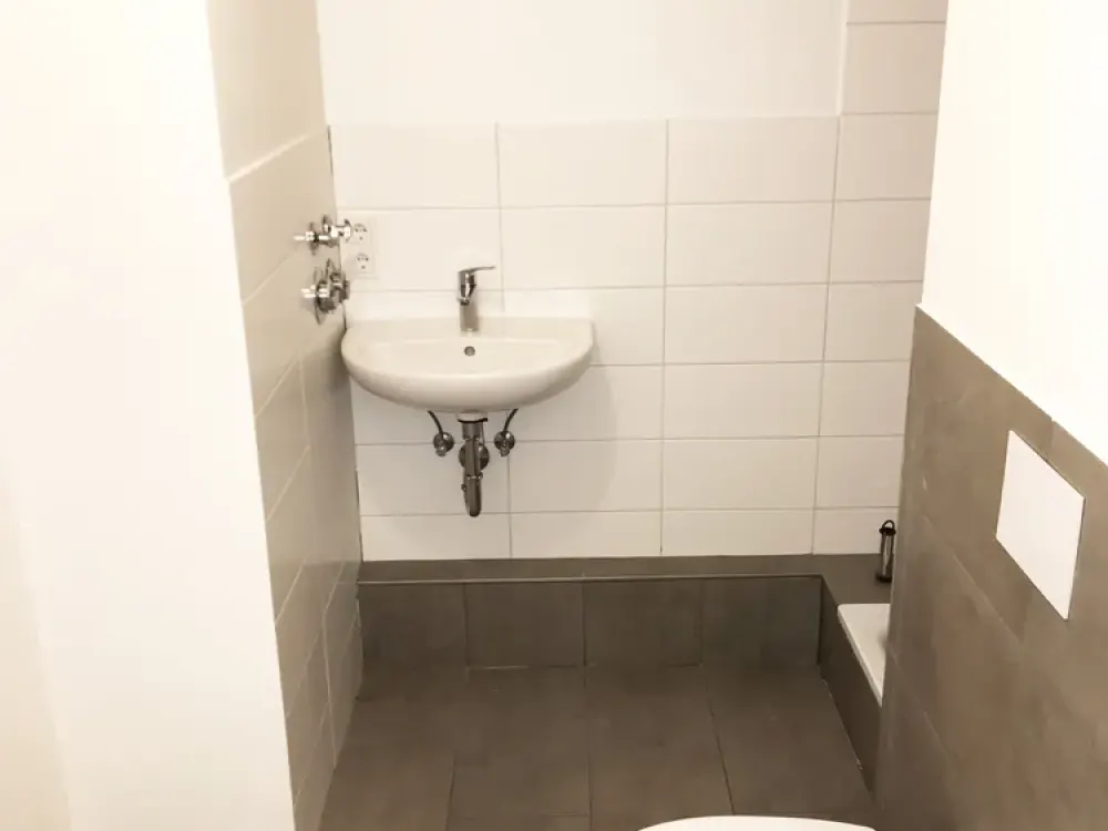 Modernisierte 2-Zimmer Wohnung mit Süd-Balkon im Herzen von Eimsbüttel!