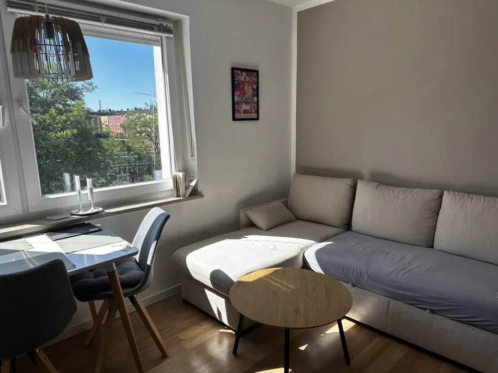 Well-laid-out three-room apartment on the U4 in a perfect location right at Böhmerwaldplatz