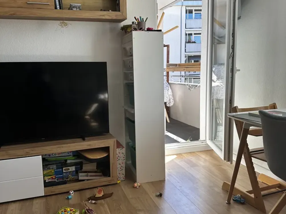 Well-laid-out three-room apartment on the U4 in a perfect location right at Böhmerwaldplatz