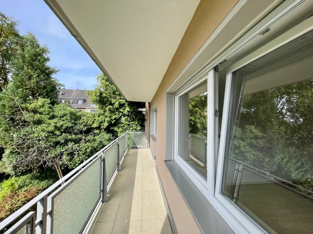 Nagelneu renovierte 3-Zimmer-Wohnung mit Balkon in Köln Niehl, 76 m², ab sofort