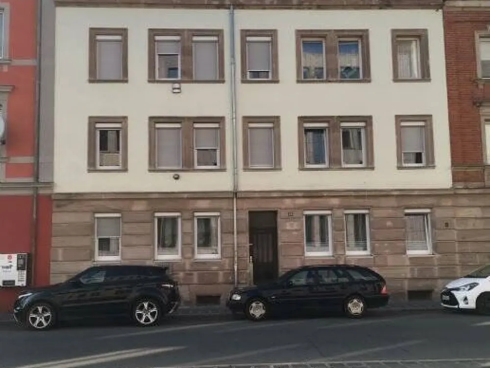 Quiet Living in the Trendy "GoHo" District with Balcony
