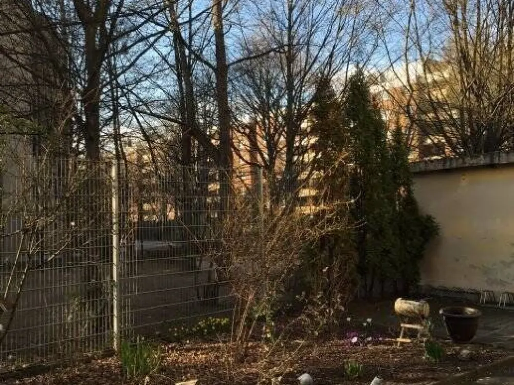 Quiet Living in the Trendy "GoHo" District with Balcony