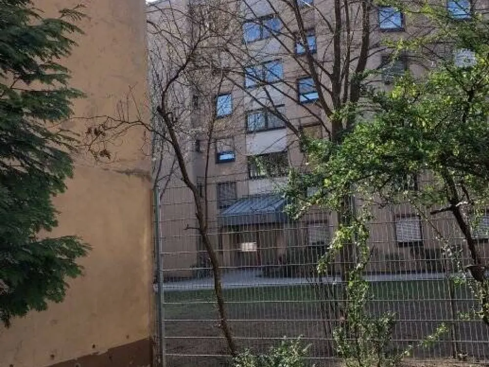 Quiet Living in the Trendy "GoHo" District with Balcony