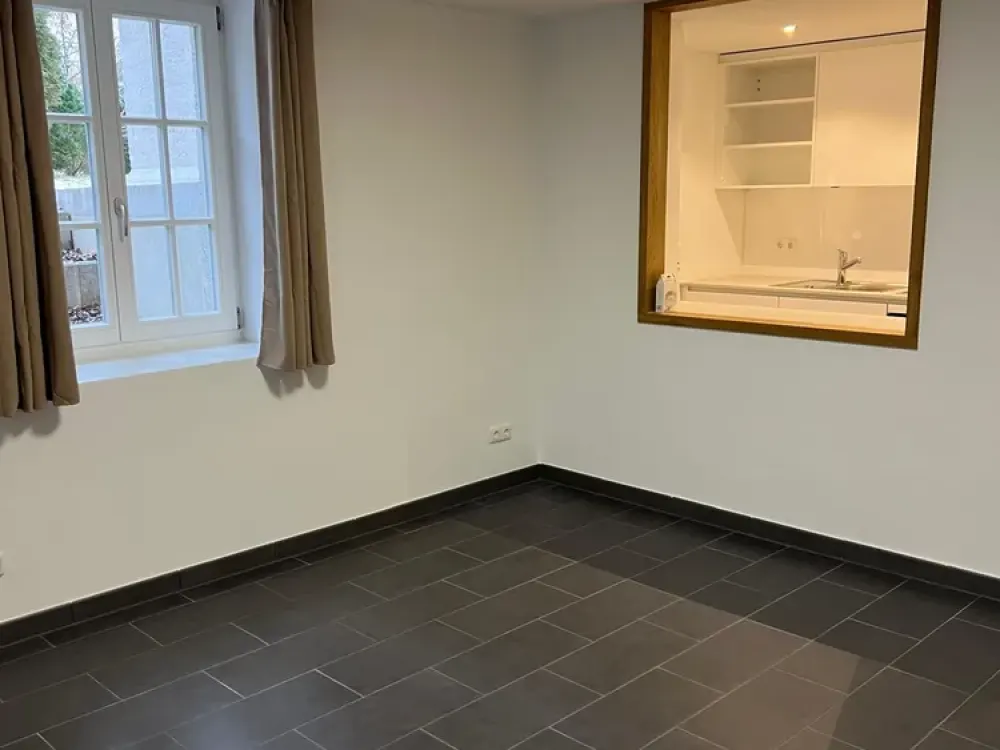 1-Zimmer Souterrain-Wohnung mit Gartenmitbenutzung in München-Harlaching