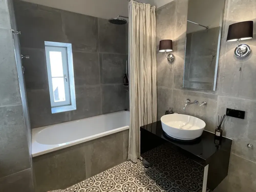 Welc(H)ome® by RIDA LUXURY FLATS, Agnesviertel! All in plus! Prime Location, Designer Apartment, Old Building