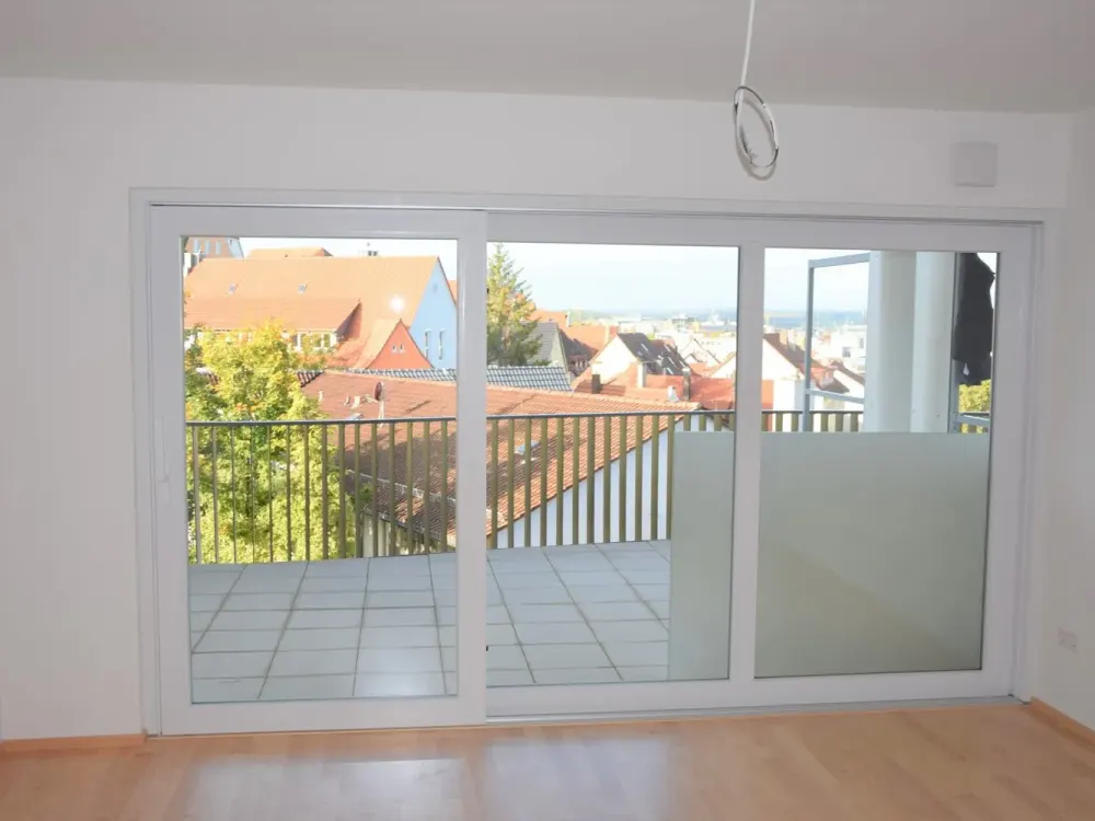 Tolle 2-Zimmer-Whg. mit großem Balkon u. TG-Stellplatz - direkt in Böblingen
