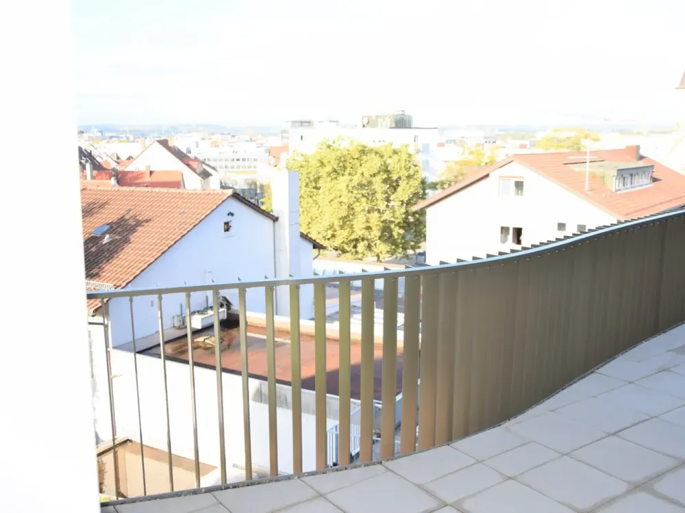 Tolle 2-Zimmer-Whg. mit großem Balkon u. TG-Stellplatz - direkt in Böblingen