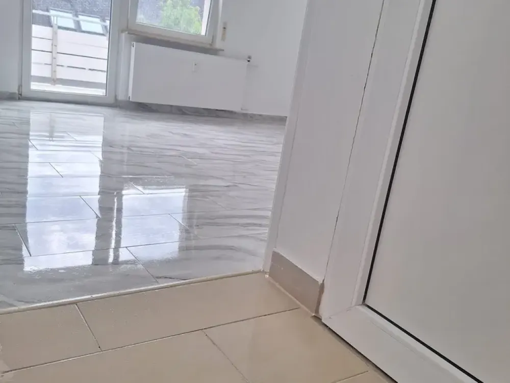 Stilvolle 2-Zimmer-Wohnung in Hanau Steinheim, lichtdurchflutet, naturnah, nähe S-Bahn und Mainufer.