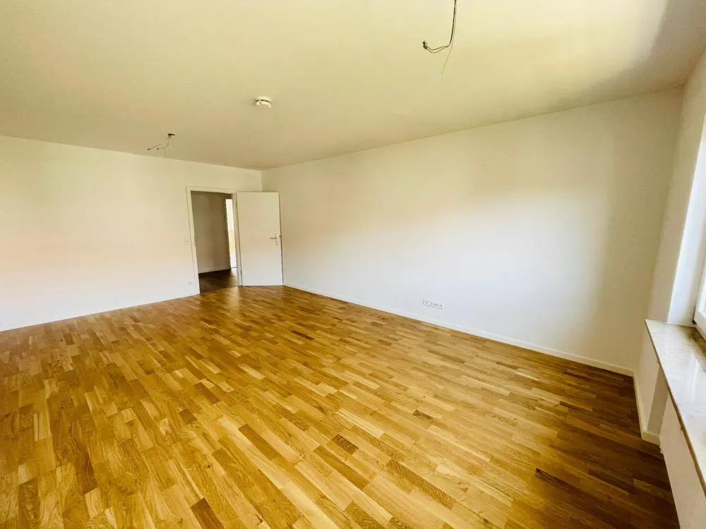 Umzugsbonus! 1. Monat kaltmietfrei - - Helle und großzügige 3-Zimmer-Wohnung mit EBK