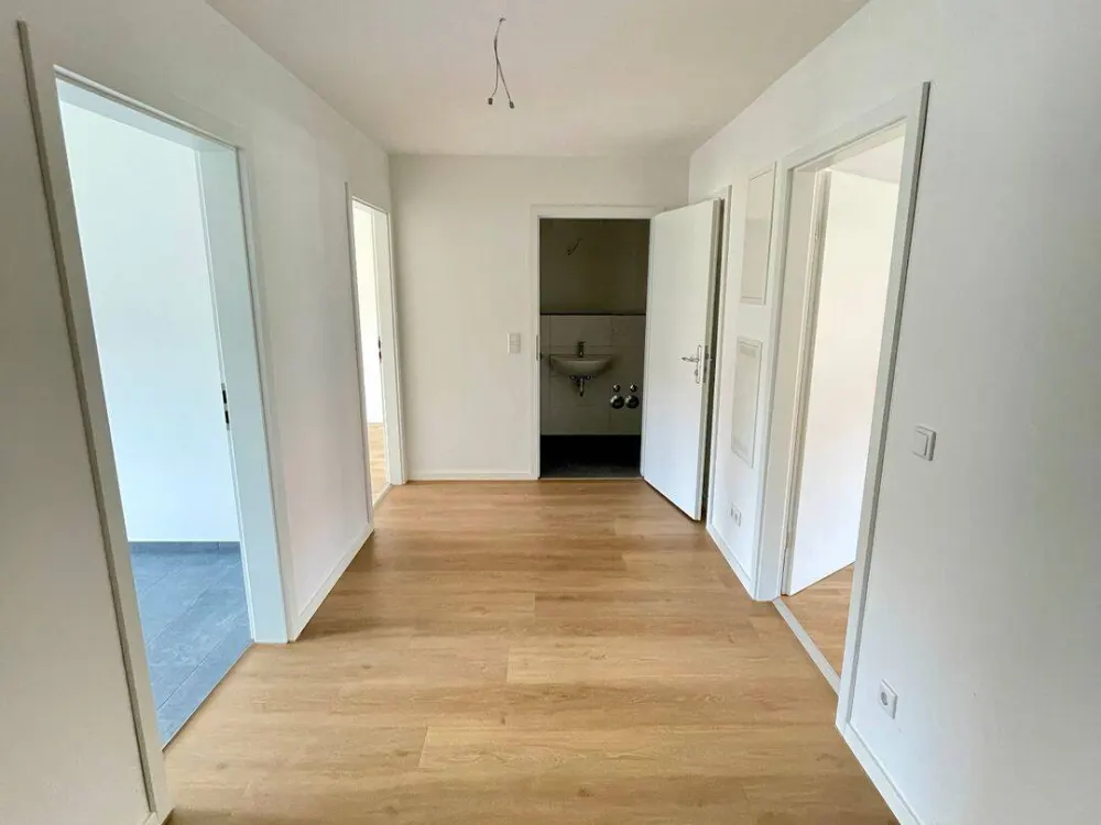 Umzugsbonus! 1. Monat kaltmietfrei - - Helle und großzügige 3-Zimmer-Wohnung mit EBK