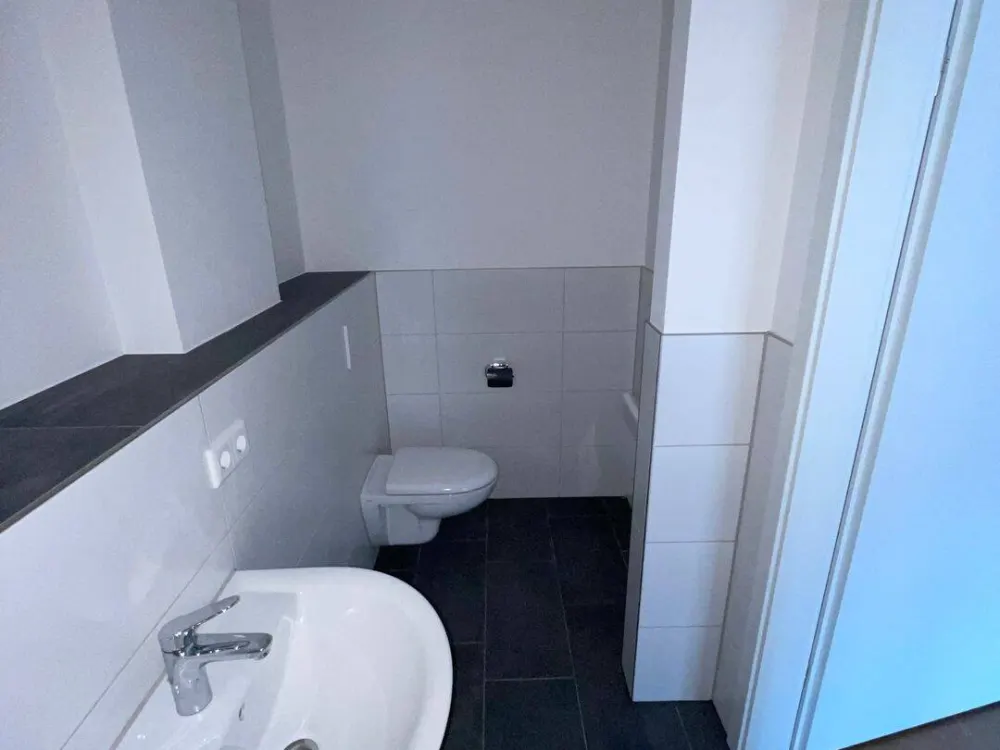 Umzugsbonus! 1. Monat kaltmietfrei - - Helle und großzügige 3-Zimmer-Wohnung mit EBK