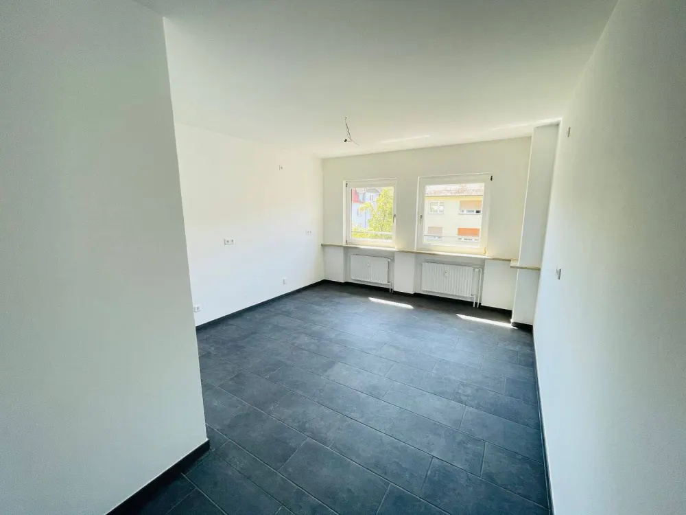 Umzugsbonus! 1. Monat kaltmietfrei - - Helle und großzügige 3-Zimmer-Wohnung mit EBK