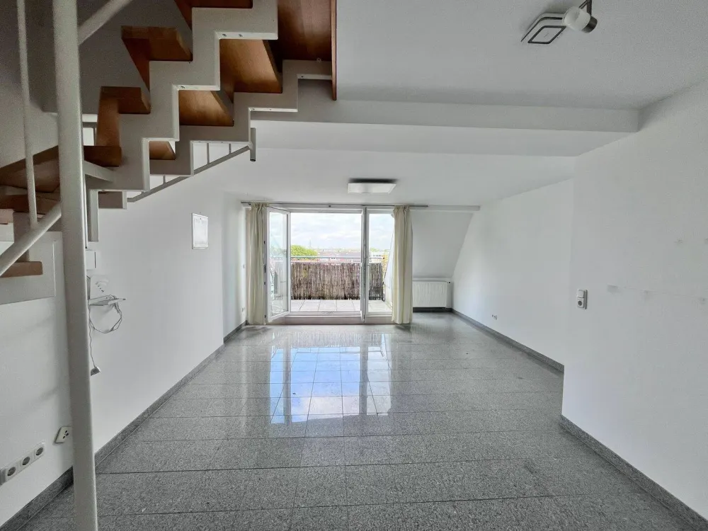 schicke 2,5 Zimmer Wohnung mit Balkon im gepflegten Haus, Kaiserstr. 56