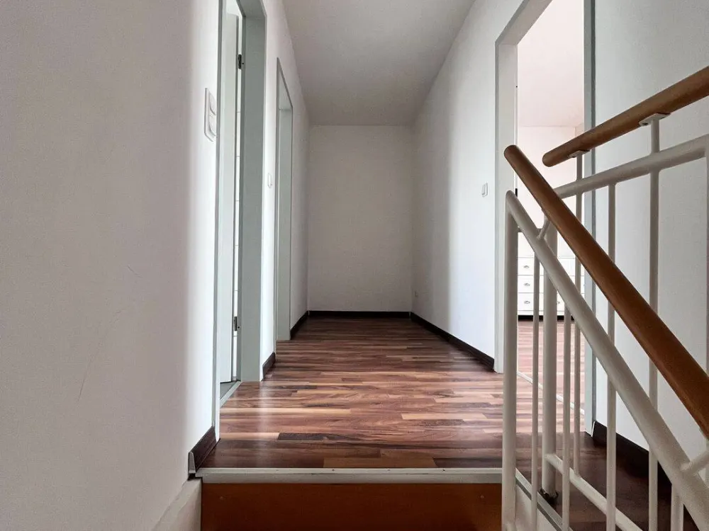 schicke 2,5 Zimmer Wohnung mit Balkon im gepflegten Haus, Kaiserstr. 56