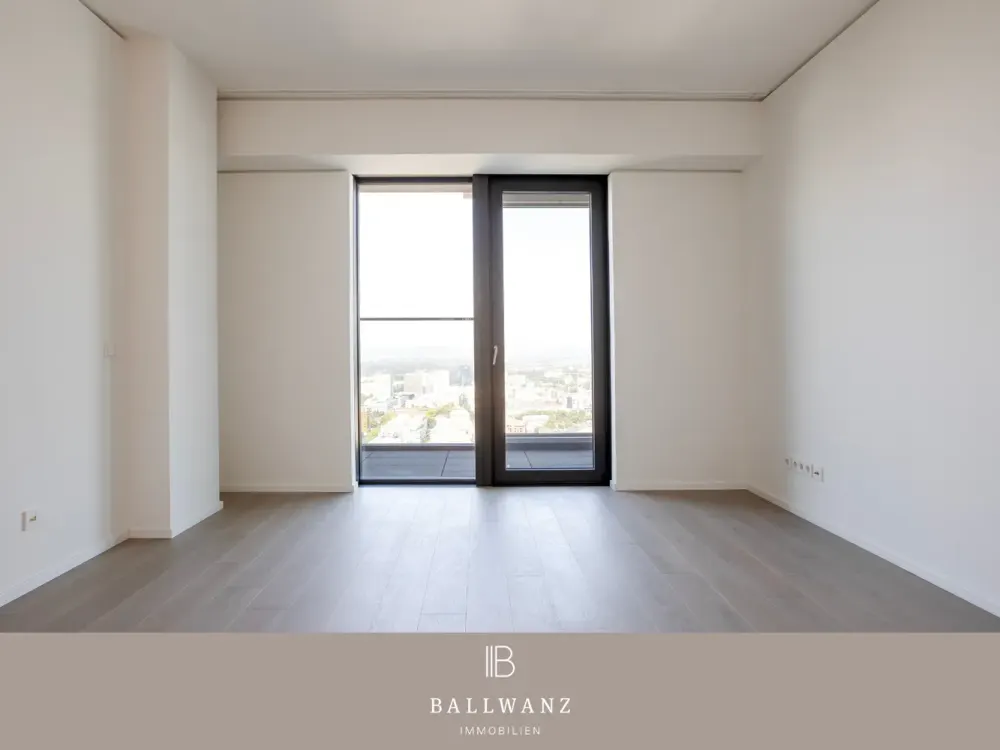 Ganz oben angekommen - einladende 2-Zimmer-Wohnung mit sonnigem Balkon und EBK