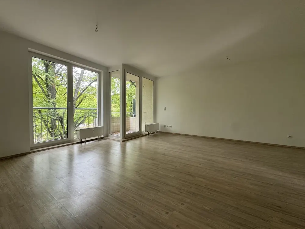 Sonnige 2-Zimmerwohnung mit zwei Balkonen am Stadtbad Hennigsdorf