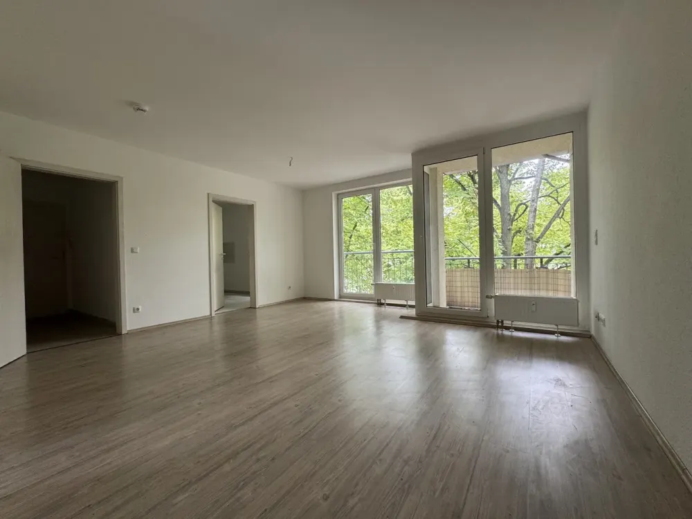Sonnige 2-Zimmerwohnung mit zwei Balkonen am Stadtbad Hennigsdorf