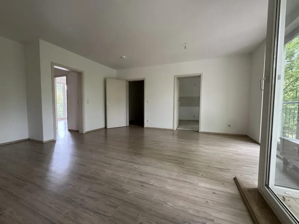 Sonnige 2-Zimmerwohnung mit zwei Balkonen am Stadtbad Hennigsdorf