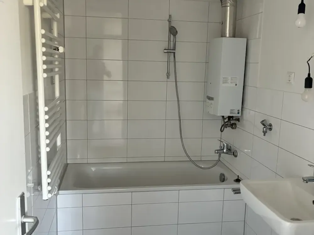 Helle und freundliche 3-Zimmer-Wohnung in zentraler Lage - frisch renoviert