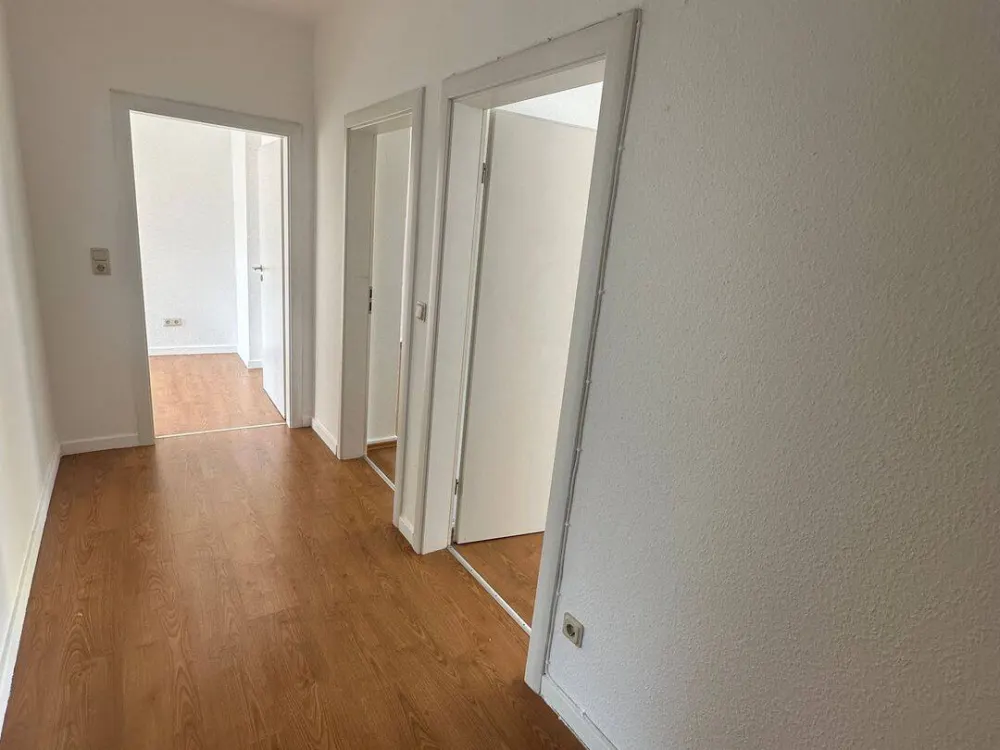 Sbr.-Innenstadt * شقة أنيقة بغرفتين ومطبخ * شرفة * مطبخ معيشة * 80 متر مربع