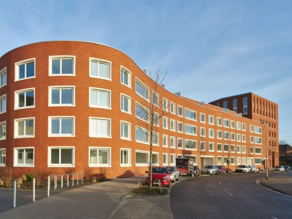 geräumige 5 Zimmer Wohnung mit Balkon