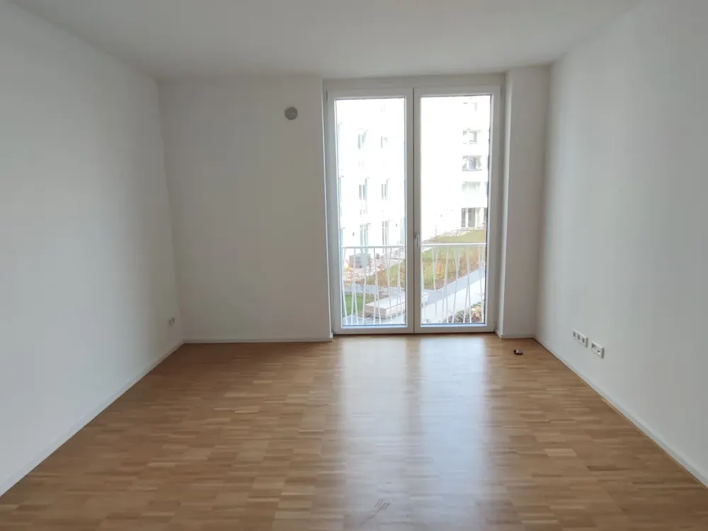 geräumige 5 Zimmer Wohnung mit Balkon