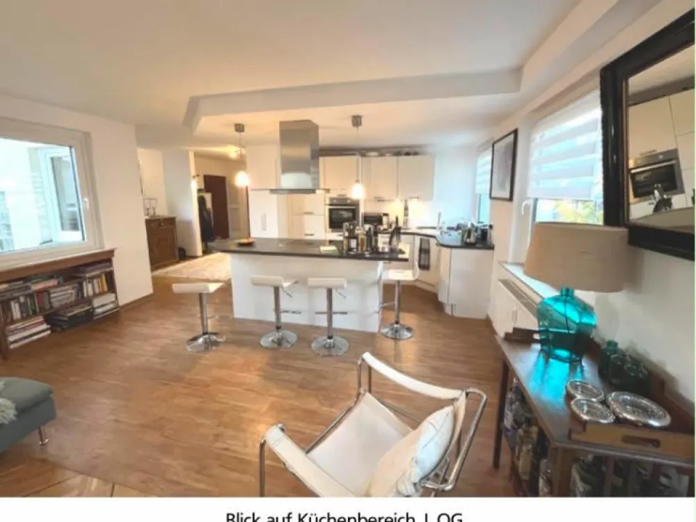 Exklusive 4-Zimmer-Wohnung zum 01.09. bezugsfrei