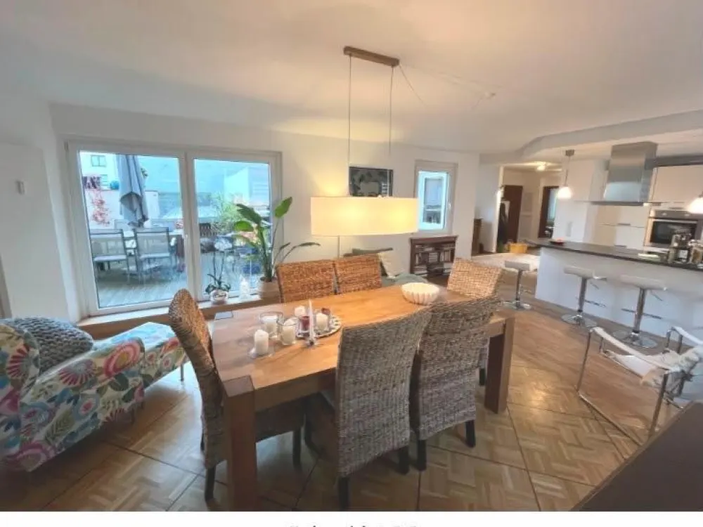 Exklusive 4-Zimmer-Wohnung zum 01.09. bezugsfrei
