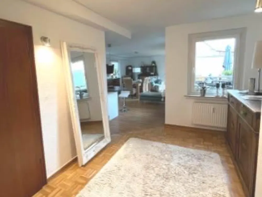 Exklusive 4-Zimmer-Wohnung zum 01.09. bezugsfrei