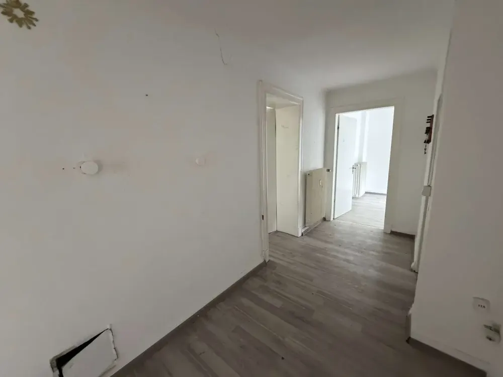 4-Zimmer-Wohnung mit 2 Balkonen, Potenzial für individuelle Wohnträume *renovierungsbedürftig*