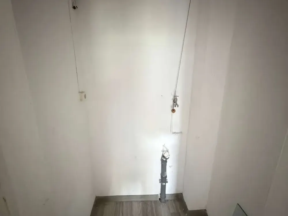 4-Zimmer-Wohnung mit 2 Balkonen, Potenzial für individuelle Wohnträume *renovierungsbedürftig*