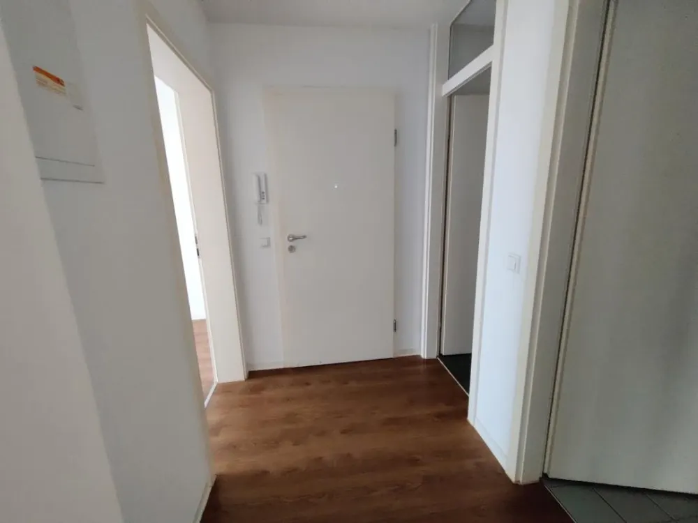 Großzügige 4-Zimmer-Wohnung mit Terrasse!