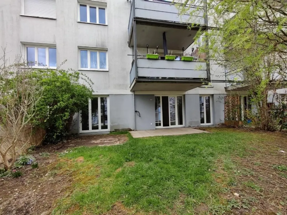 Großzügige 4-Zimmer-Wohnung mit Terrasse!